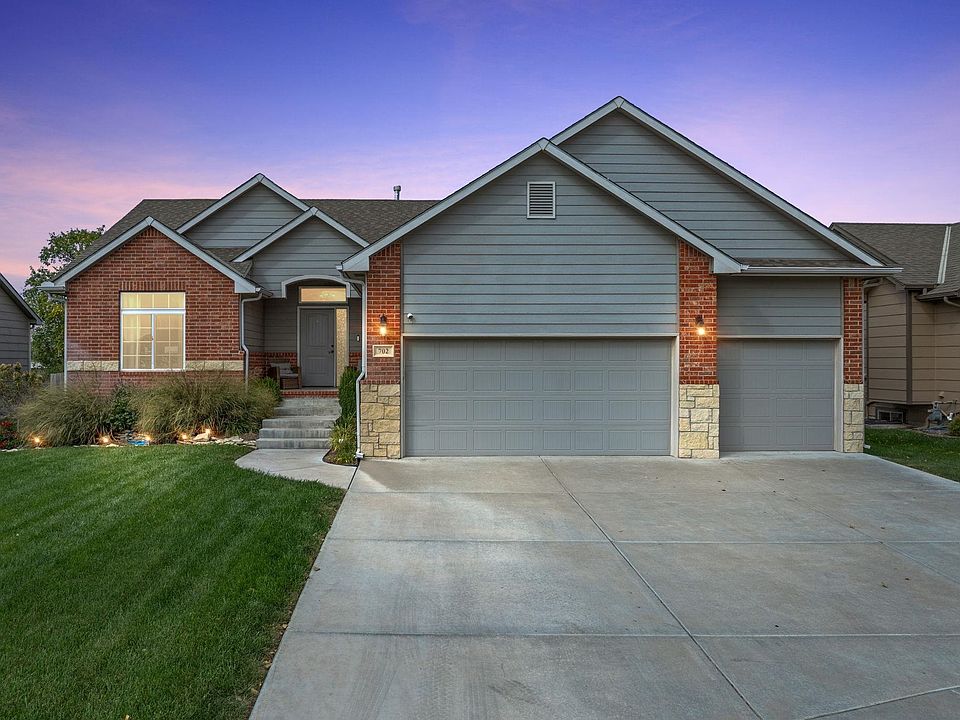 1st image of 702 E Sprucewood Cir