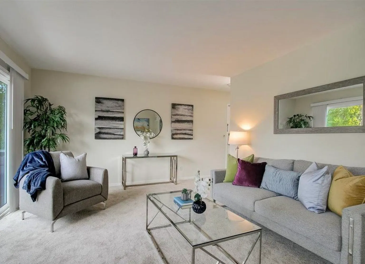 1 bed, 551 sqft, $2,600 — Photo 4
