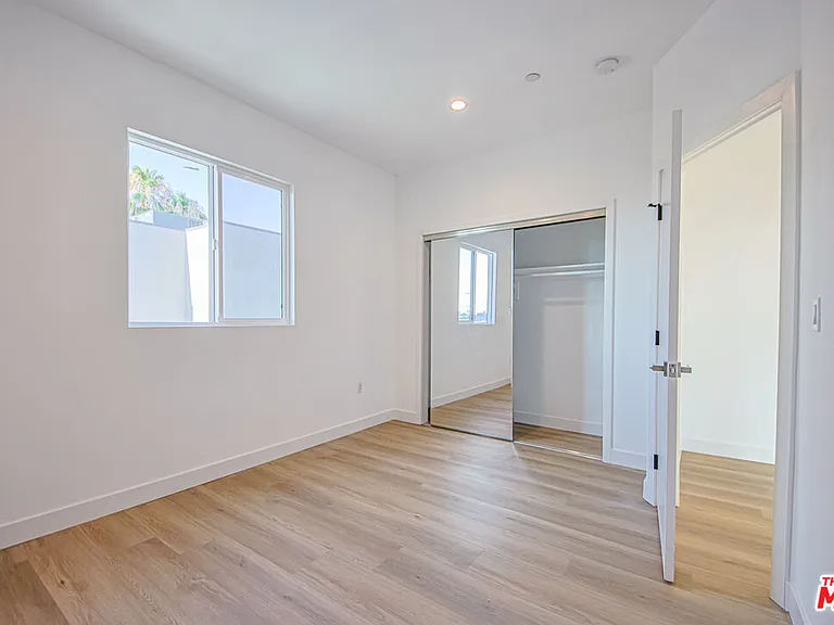 11443 1/2 Hatteras St — Photo 13