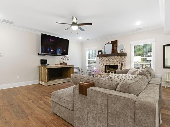 5th image of 2780 Indian Creek Rd