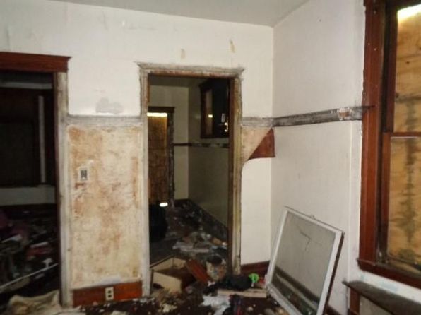 detroit-michigan-88610954 picture