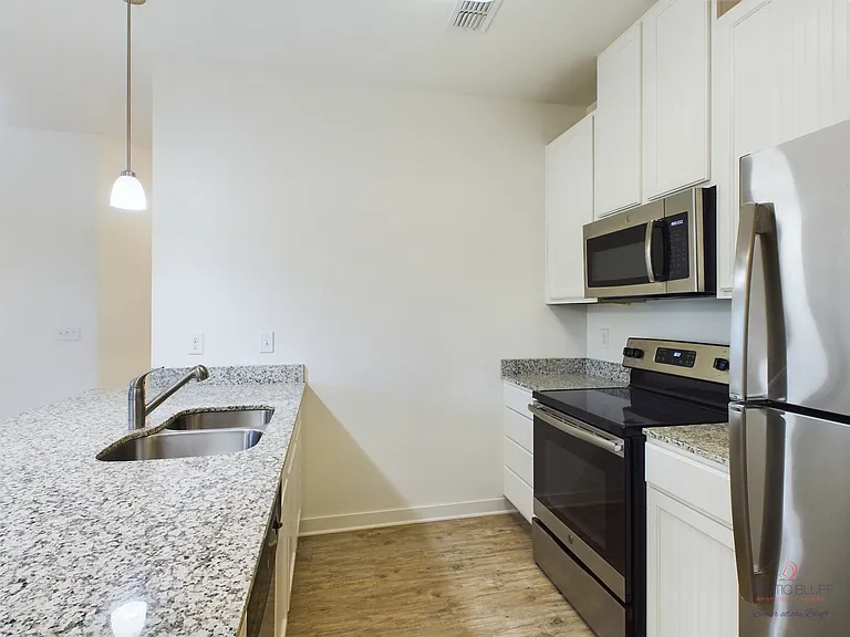 Mystic Bluff Apartments — Photo 103