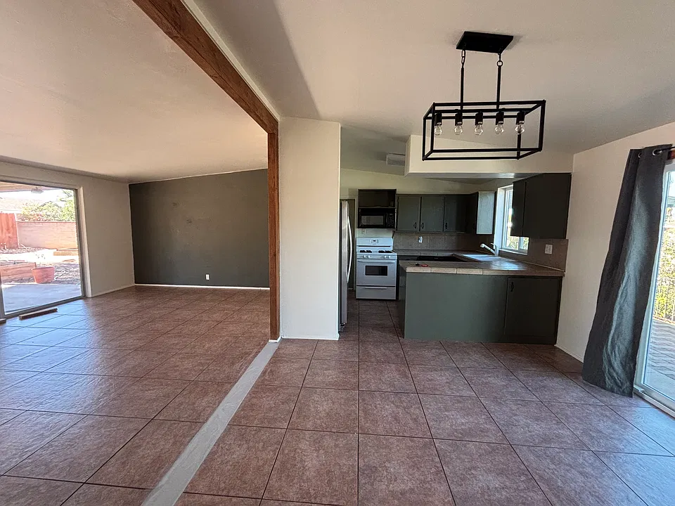 7450 E Eli Dr