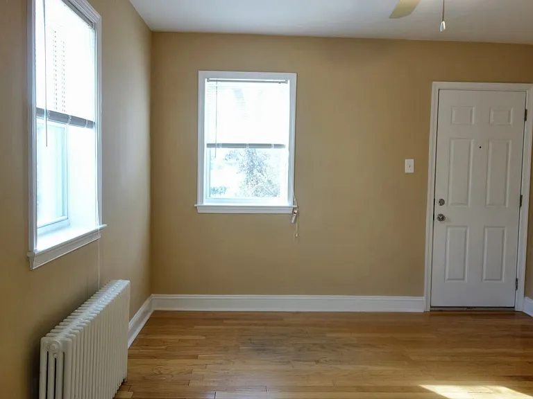 8105 Greenwood Ave — Photo 9