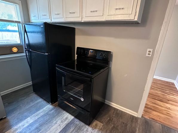 $825- 2 bed 1 bath - Spacious Duplex, 911-915 N Oliver Ave, Wichita, KS 67208