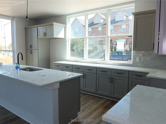 5th image of 2150 Big River St