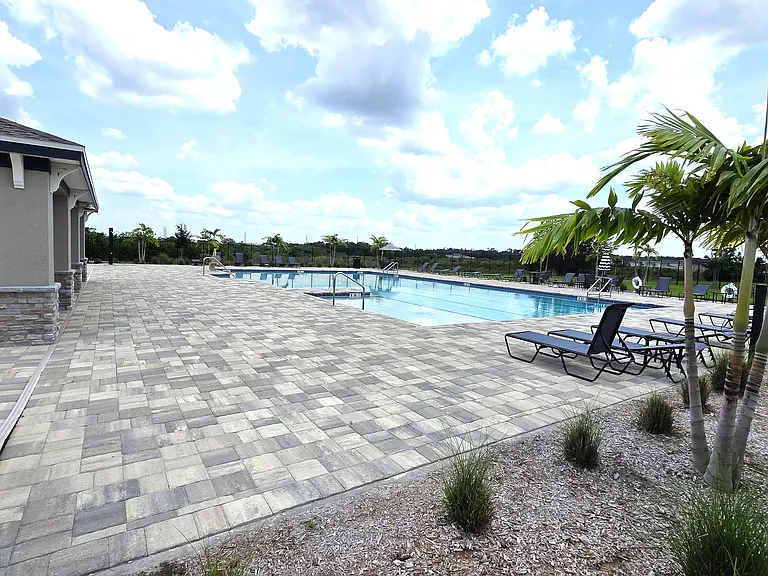 2150 Chris Dr — Photo 27
