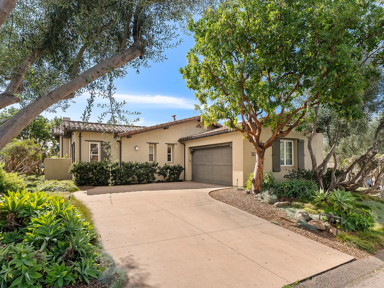 3 bed, 2248 sqft, $10,500 — Photo 3