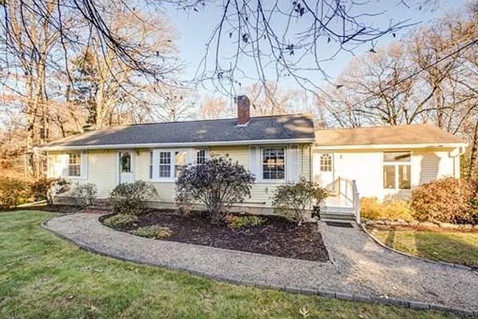 Single Family Ranch walking distance to Phillips Academy.