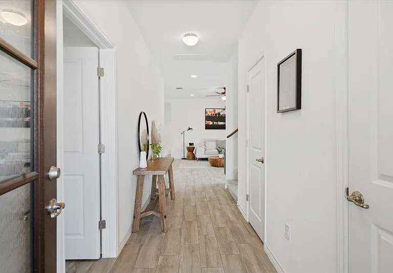 9015 Looksee Ln — Photo 12