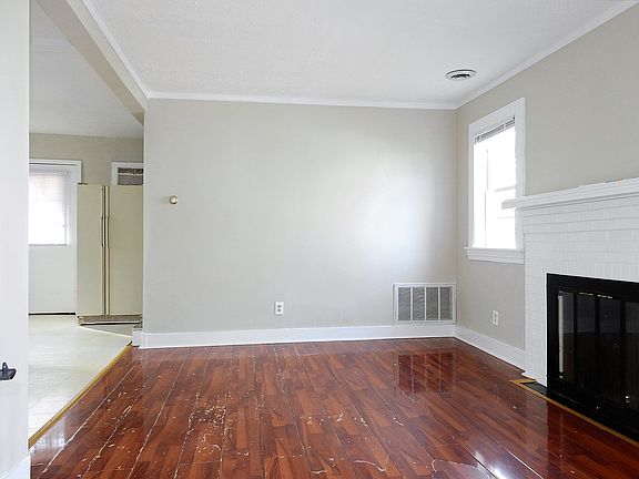 2nd image of 4412 Bellevue Ave