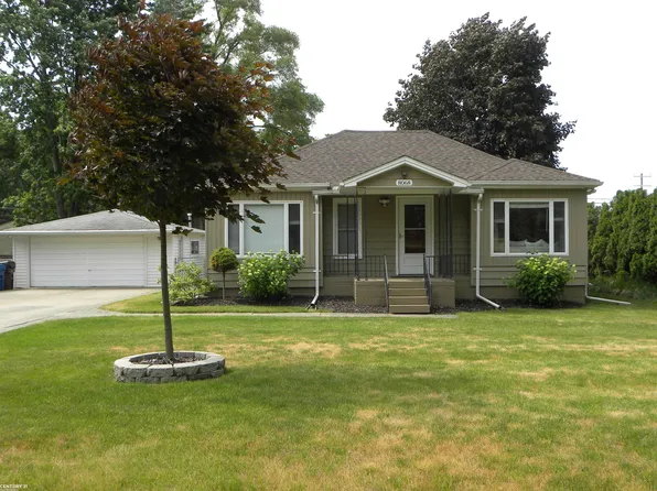 8068 Janis St, Shelby Township, MI 48317