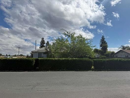4th image of 187 S Beverly St