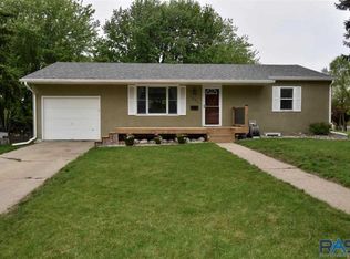 1501 S Comet Rd, Sioux Falls, SD 57103