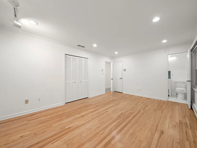 31 Hooks Ln — Photo 2