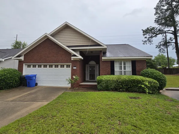 110 N Idlewild Path, Dothan, AL 36303