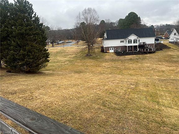 3rd image of 417 Fulton Ave