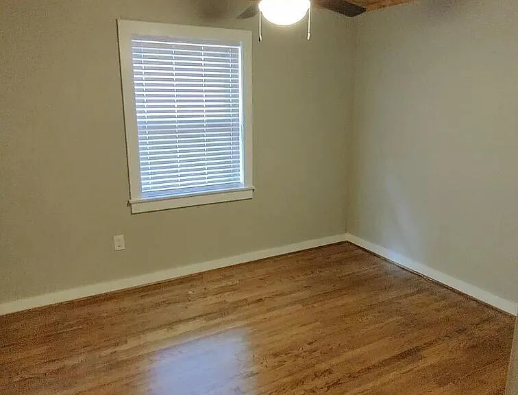 1088 Mapoles St — Photo 10