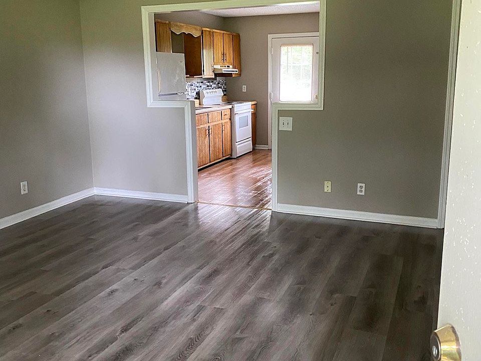 1st image of 3161 Helton Rd #8