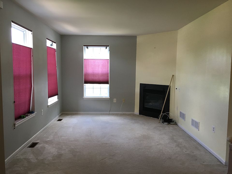 1st image of 102 River Birch Cir