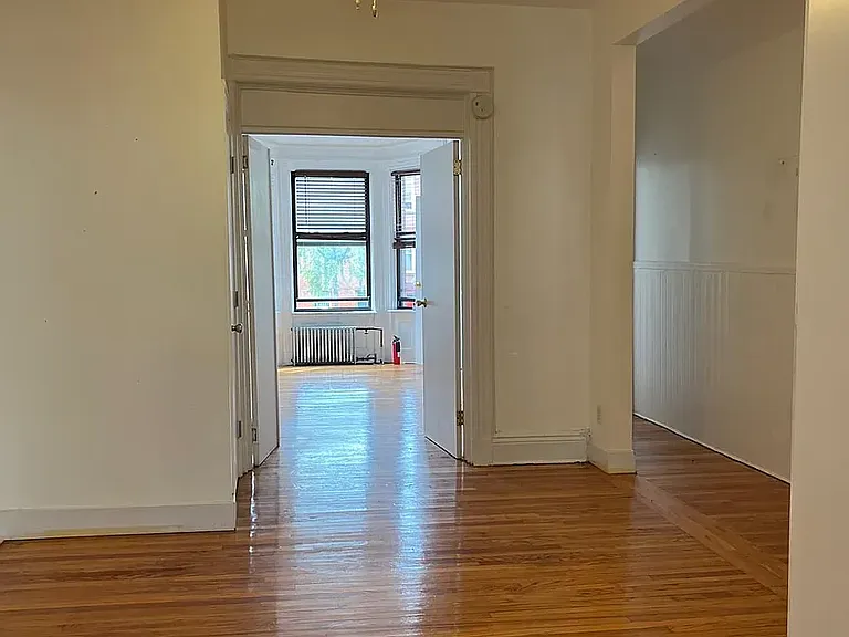 235 9th St #3 — Photo 7