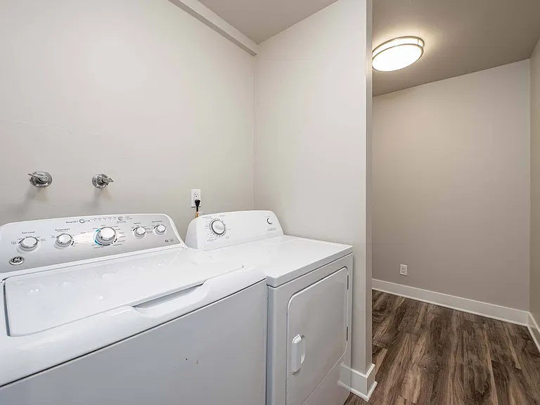 The Regent at Bellevue Way Apartments — Photo 29