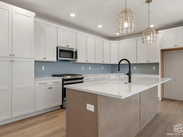 757 W Periwinkle Ln #205, Saint George, UT 84790