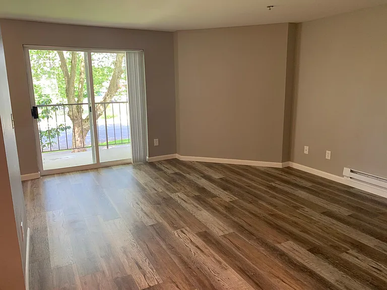330 Maple Ave #A10 — Photo 5