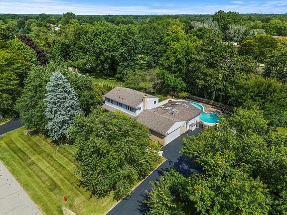 4th image of 6966 Killarney Dr