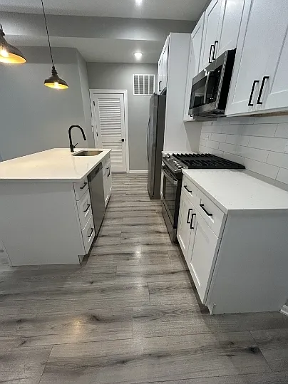 1647 N Fairfield Ave — Photo 4