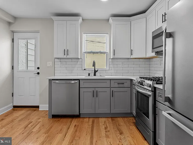 2625 Ellsworth St — Photo 8