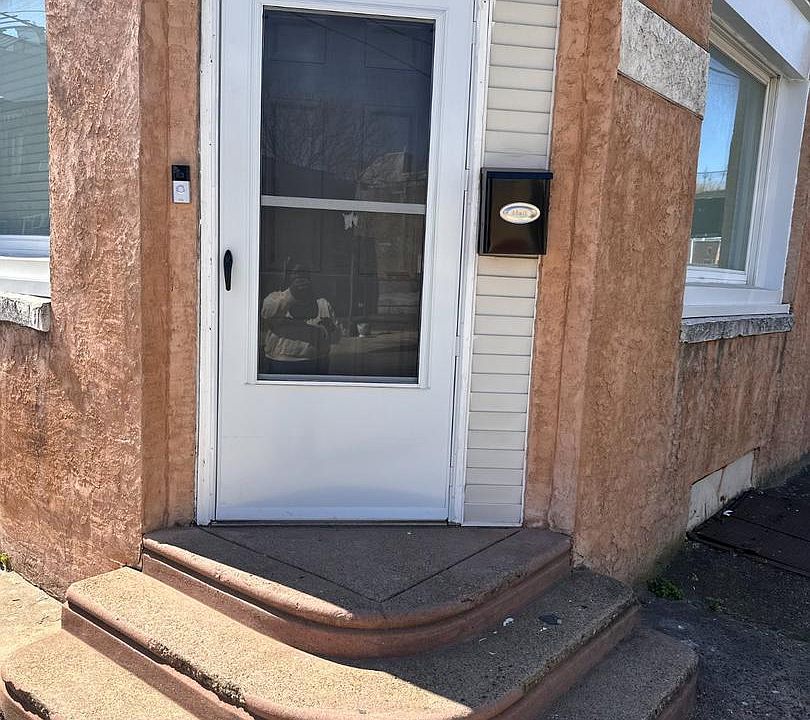 1st image of 1500 S Taylor St