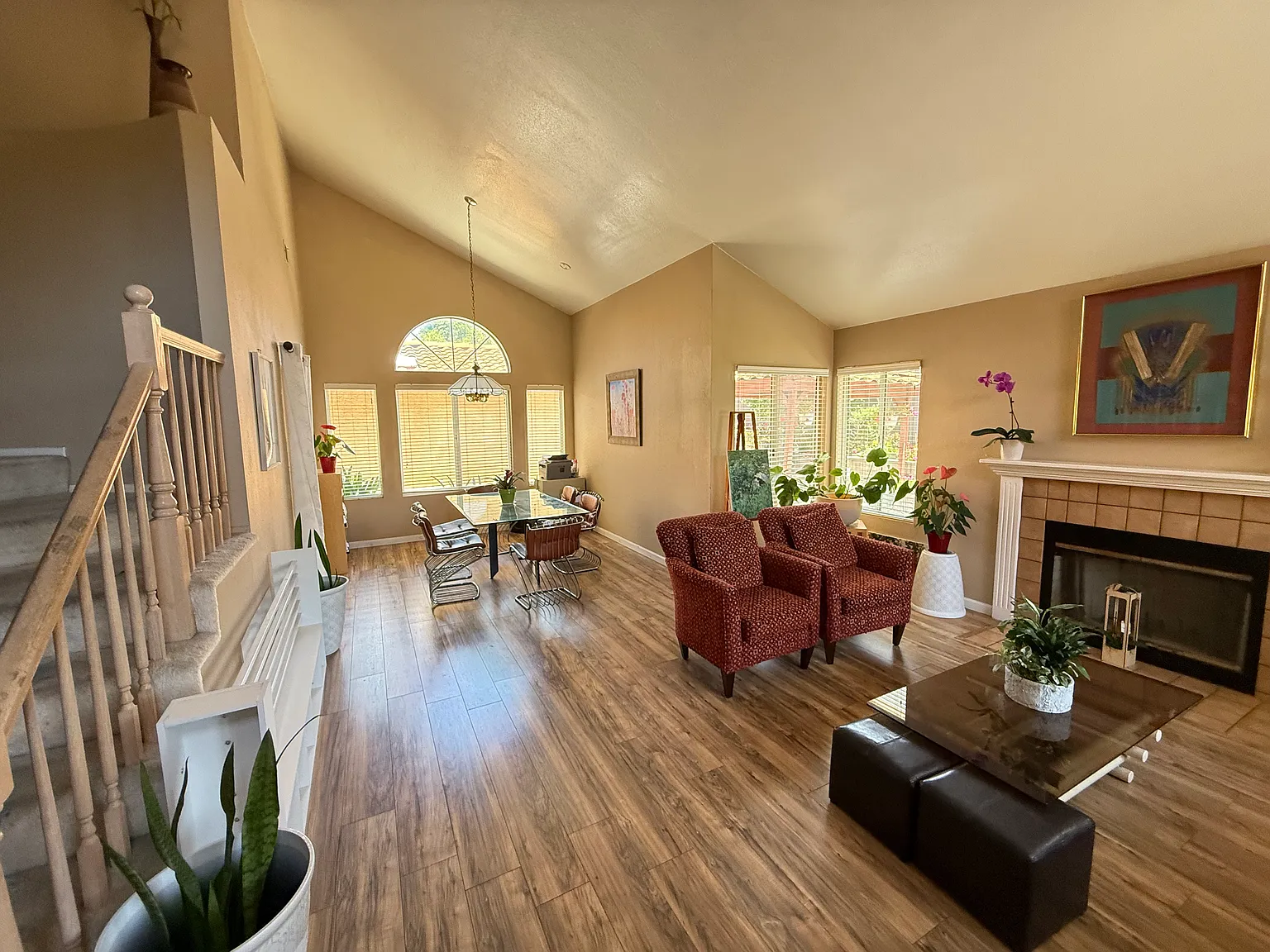 4 bed, 3843 sqft, $990 — Photo 3