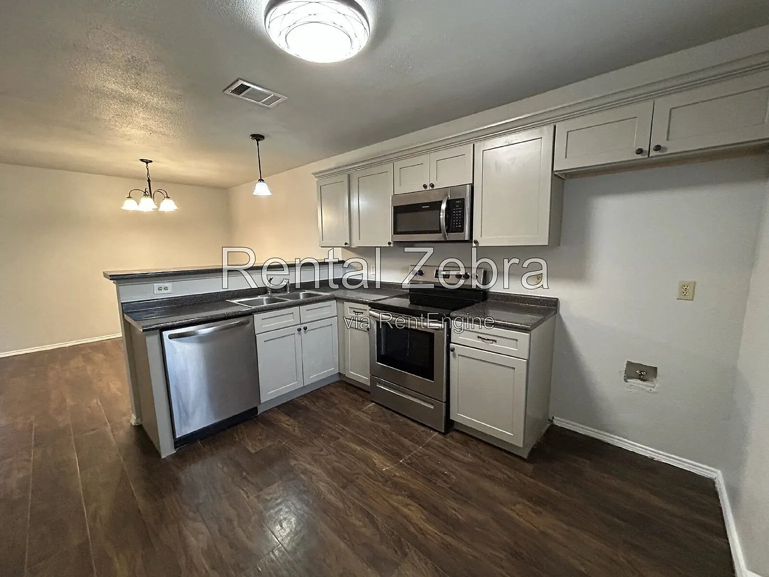 3 bed, 2.0 bath, 1412 sqft, $1,975 — Photo 3