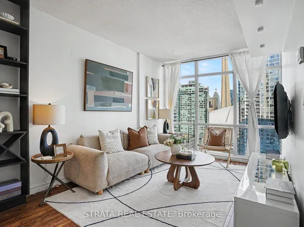 15 Fort York Blvd #2708, Toronto, ON M5V 3Y4