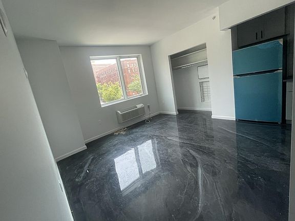 4th image of 3187 Grand Concourse #3C