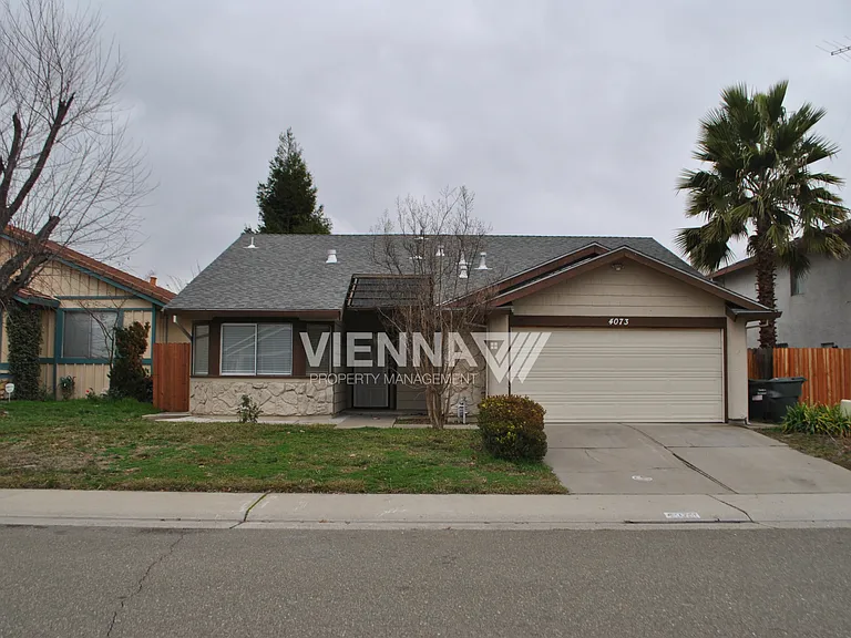 4073 N Country Dr — Photo 2