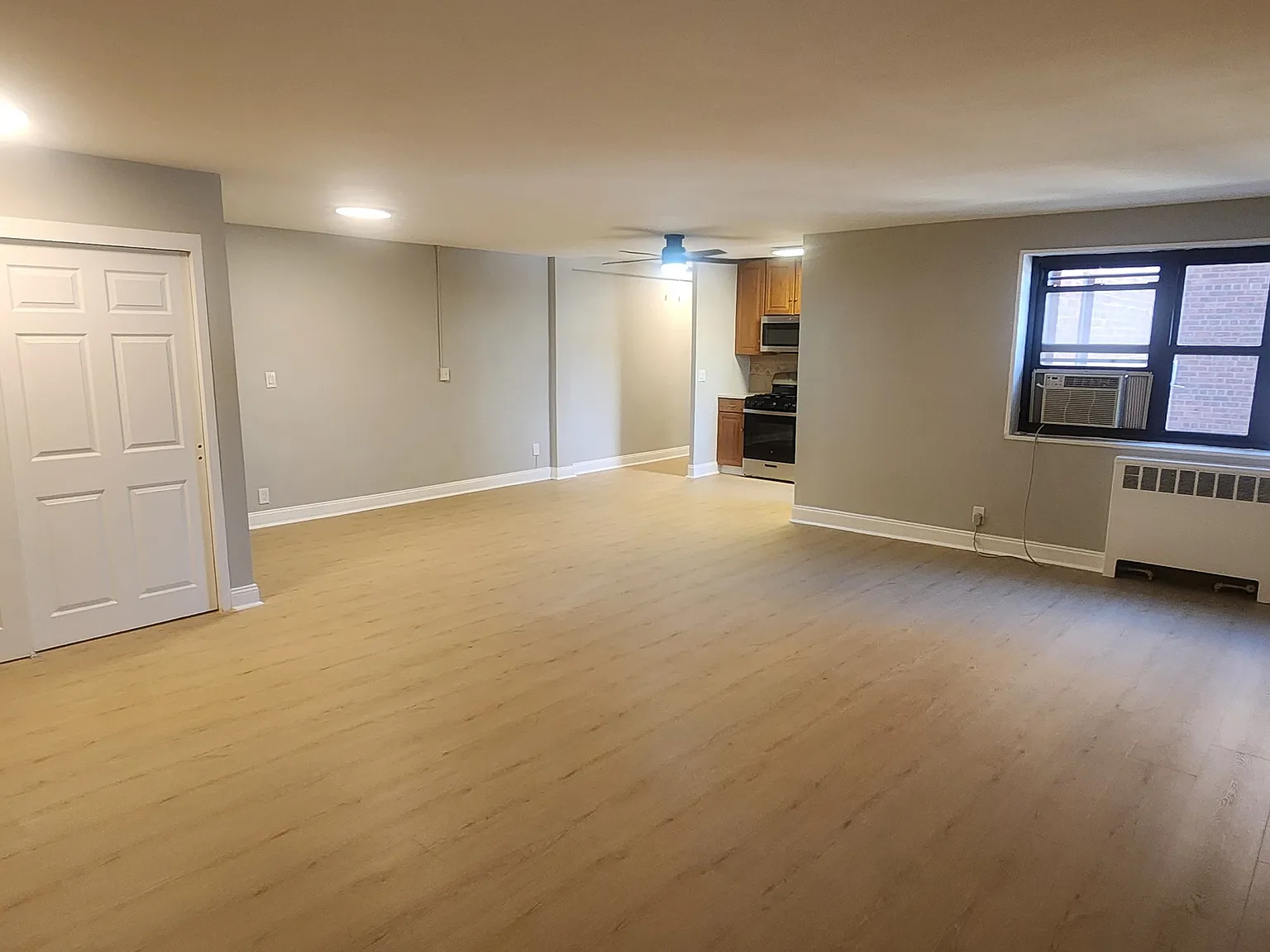 208 Anderson Street - S3G — Photo 2