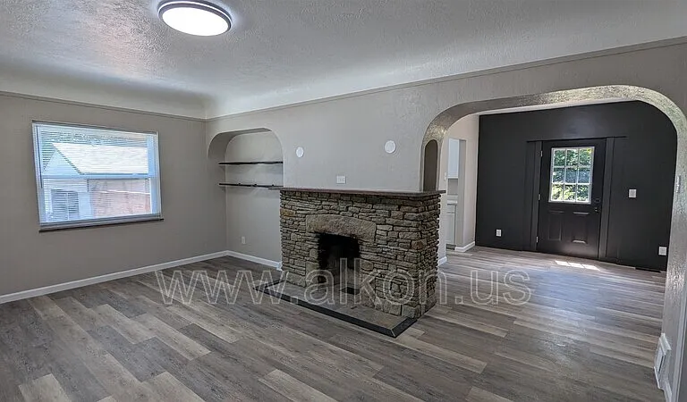 998 Clifton Rd — Photo 7