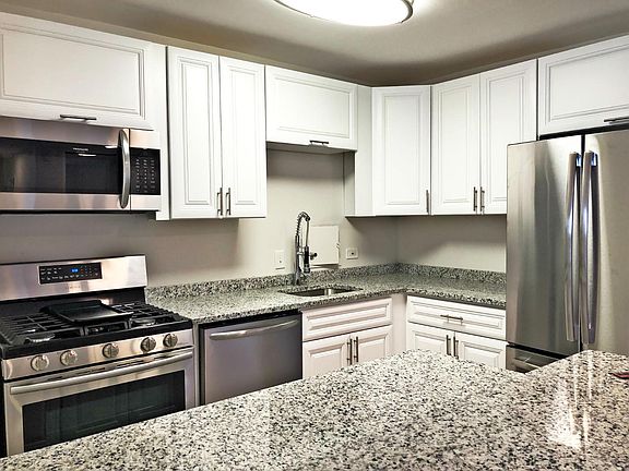 3rd image of 4501 Arlington Blvd APT 621-A