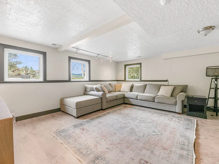 4445 Hidden Cove Rd — Photo 35