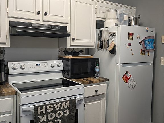 3rd image of 1001 18th Ave