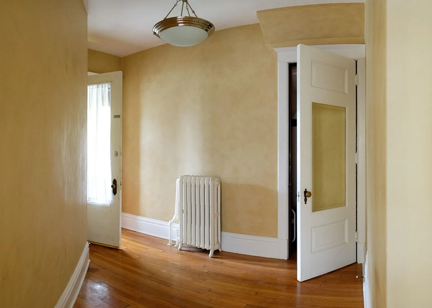 Jager 913 Ashland — Photo 2