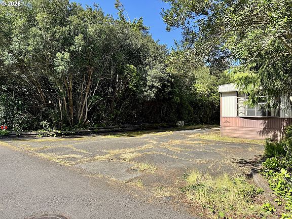 4th image of 1600 Rhododendron Dr Space 113