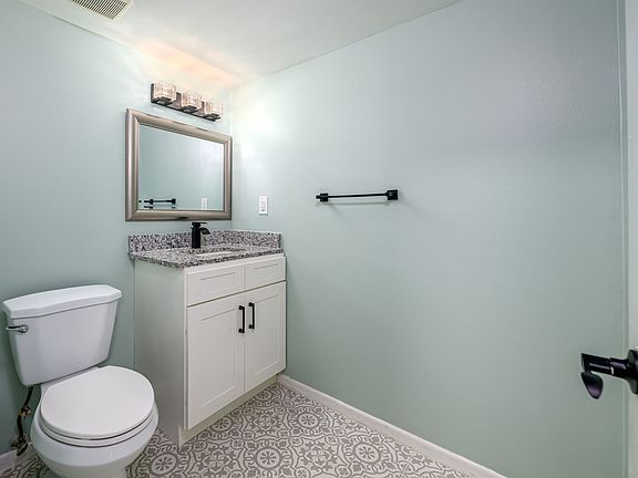 4th image of 6304 Grand Bahama Cir APT D