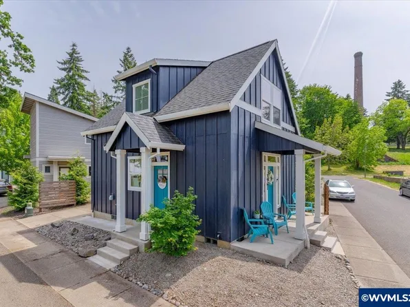 3967 Cousteau Dr, Salem, OR 97302