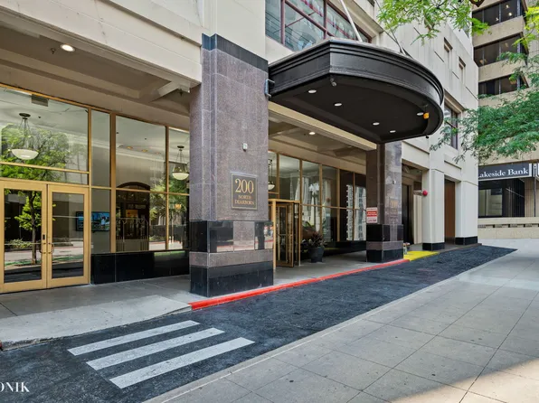 200 N Dearborn St Unit 1007, Chicago, IL 60601