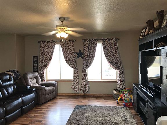 4th image of 2118 Pauline Cir