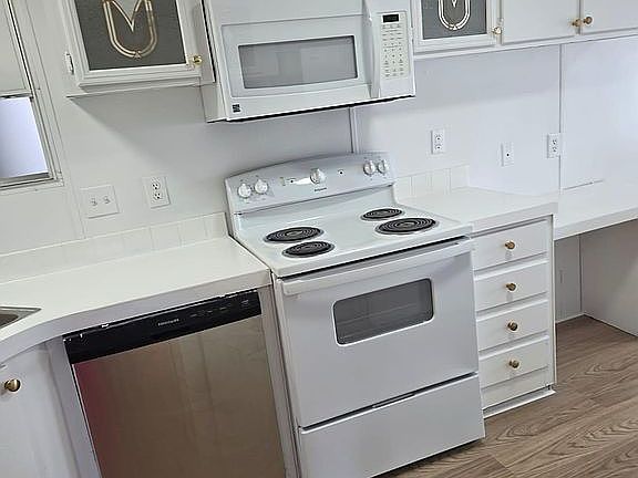 4th image of 8670 NW 9th Ave