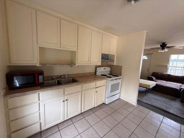 1402 E Cameron Ave #1402